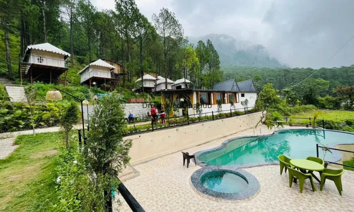 THE PARADISE POOL RESORT